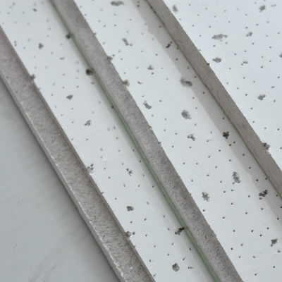 Solución de diseño gráfico azulejos de techo de fibra mineral 2x2 con superficie de recubrimiento en polvo