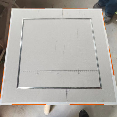 Cuadrado techos artísticos de placas de yeso de aluminio panel de acceso alcantarillado con bloqueo de empuje